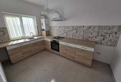 Duplex cu 3 camere cu Canalizare în Moșnița Nouă - 2