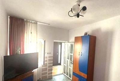 Gară-i c brătianu..casă 3 camere - 7