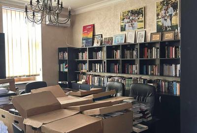 Casă individuală cu 11 camere cu Canalizare în Central - 7