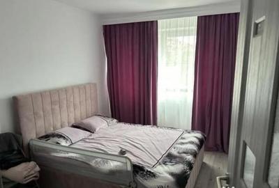 Apartament cu 3 camere decomandat, mobilat în Abator