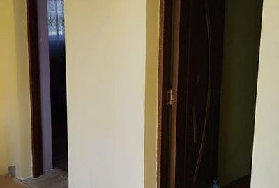 Casă cu 3 camere cu Teren 100 Mp în Central - 1