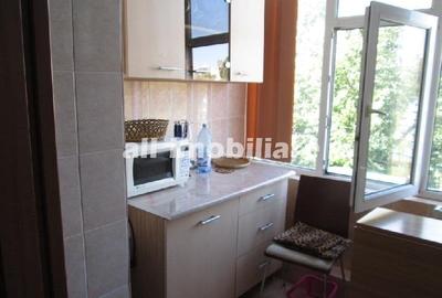 Garsoniera spațioasă zona Far - 3