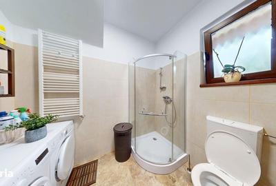 Casă cu 4 camere cu Teren 1750 Mp în Central