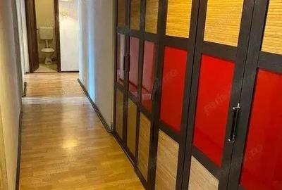 De vanzare Apartament 4 camere LUJERULUI - 1