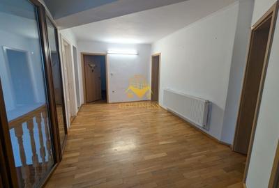 Casă individuală cu 9 camere cu Canalizare în Andrei Mureșanu - 10