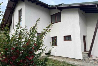 Casă cu 4 camere în Central - 4