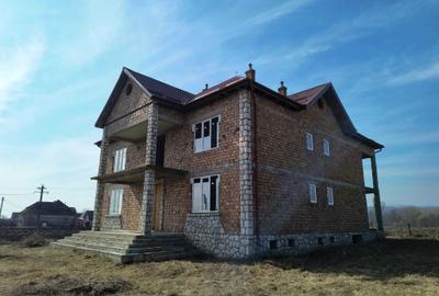 Casă cu 4 camere în Central - 8