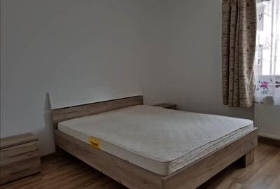 Apartament cu 2 camere decomandat, mobilat în Tractorul - 3