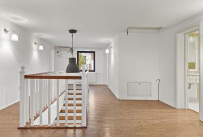 Vilă eleganta, spatioasa, suprafata utila 200 mp, teren 763 mp, Tărtășești - 31