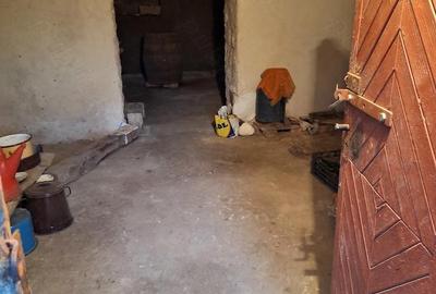 Casă cu 3 camere cu Teren 700 Mp în Livezile - 1