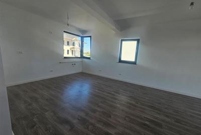 Duplex cu 4 camere cu Canalizare în Ipotești - 5
