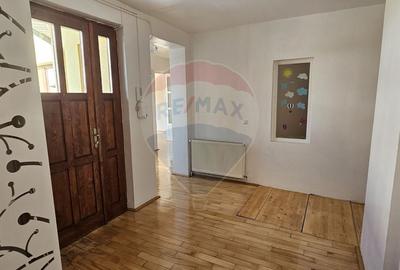 Casa de inchiriat in Andrei Muresanu, str. Anatol France - 18