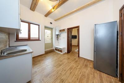 Casă cu 2 camere cu Teren 120 Mp în Central - 1