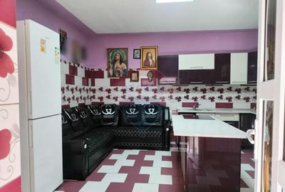 Casa cu 7 camere spa?ioase ideala pentru doua familii - 13