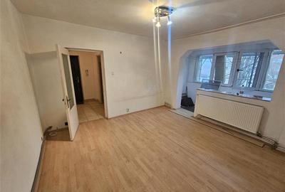 Apartament cu 2 camere semidecomandat în Micro II - 2