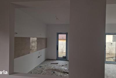 Casă cu 3 camere cu Teren 260 Mp în Clinceni