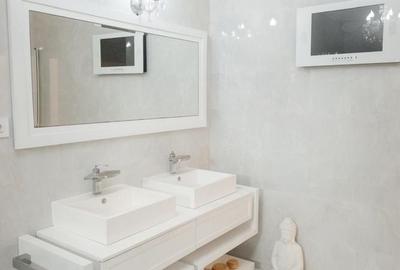Casă cu 4 camere cu Teren 280 Mp în Central