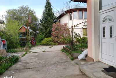 Casă cu 4 camere în Central