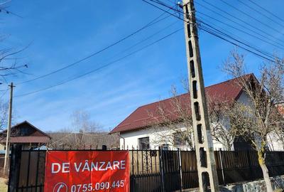 Casă cu 4 camere în Văleni - 2