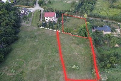 Teren de 3000 mp, în Aroneanu