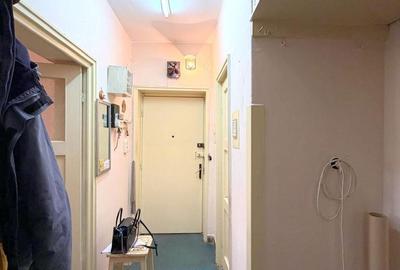 Apartament cu 3 camere în Barbu Văcărescu