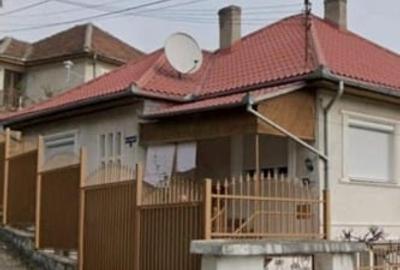 Casă bifamilială foarte bine întreținută, cu facilități bune - 15