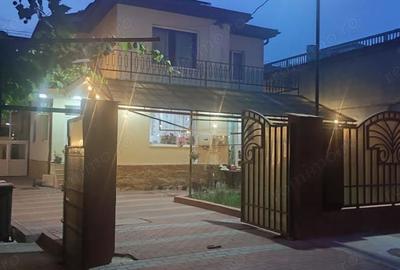 Vila S+P+1E deosebita proiect canadian - 2