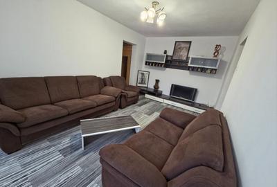 Apartament cu 2 camere decomandat, mobilat în Titan