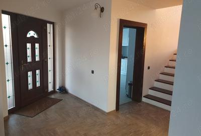 Casă cu 5 camere cu Teren 2200 Mp în Tăriceni - 2