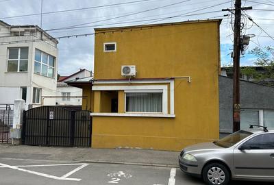 Casă cu 3 camere în Central - 4
