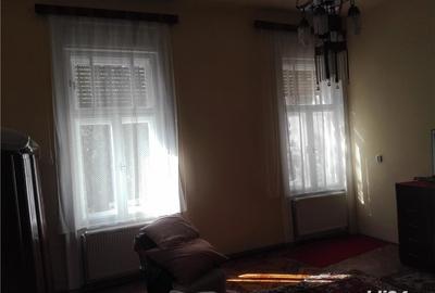 Casă cu 5 camere cu Teren 2100 Mp în Central - 3