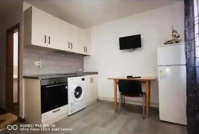 Garsonieră decomandată în Central - 1