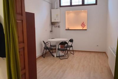 Apartament cu 3 camere decomandat în Central - 3
