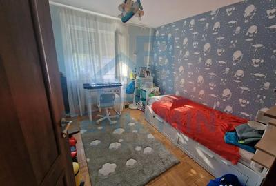 Apartament cu 4 camere decomandat în Calea București - 2