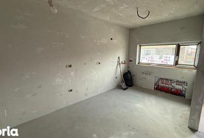 Casă cu 4 camere cu Teren 300 Mp în Central - 9