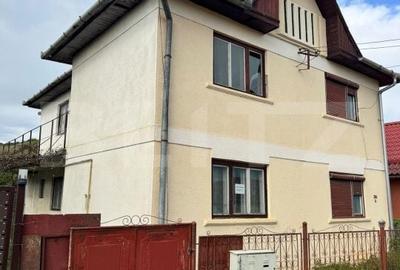 Casă cu 6 camere cu Teren 1060 Mp în Central