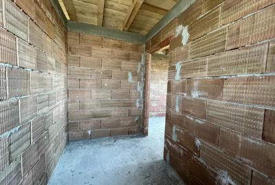 Casă cu 4 camere cu Teren 555 Mp în Central - 9