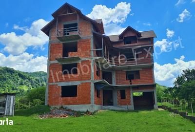 Casă cu Teren 1183 Mp în Corbeni - 7