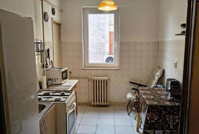 Apartament cu 4 camere decomandat în Central - 3