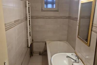 Apartament cu 2 camere semidecomandat în Traian