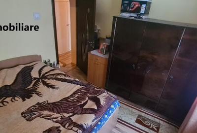 Apartament cu 2 camere cartier C5 etajul 4 - 12