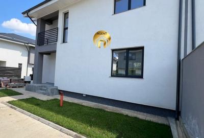 Casă cu 4 camere cu Canalizare în Otopeni