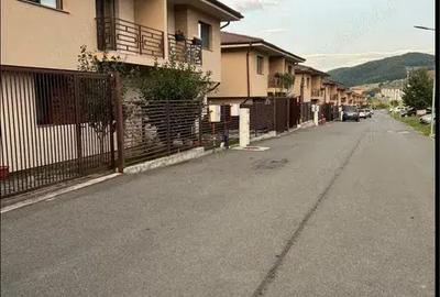 Duplex de vanzare 5 camere Flore?ti, Str. Urusagului Complet mobilat ?i utilat