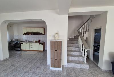 Brezoi, zona centrala, dar linistita, casa cu 5 camere - 8