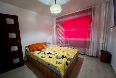 Apartament 3 camere,etaj 3,zona UMT - 7