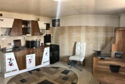 Casă cu 4 camere în Central - 4