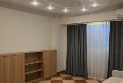 Apartament cu 3 camere semidecomandat, mobilat în 13 Septembrie - 2