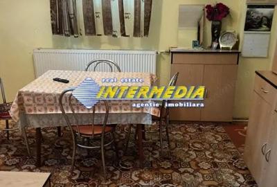 Casă cu 4 camere cu Teren 800 Mp în Cetate - 10