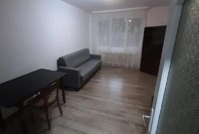 Apartament cu 2 camere decomandat în Cornișa - 3