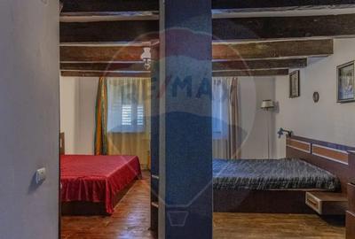 Casă cu 4 camere cu Teren 5576 Mp în Bunești - 7